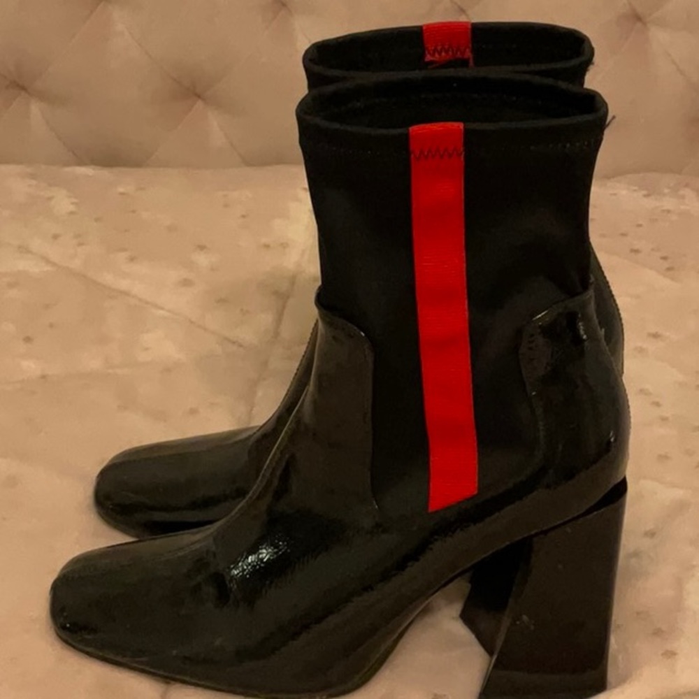 Boohoo glossy sock booties size 5